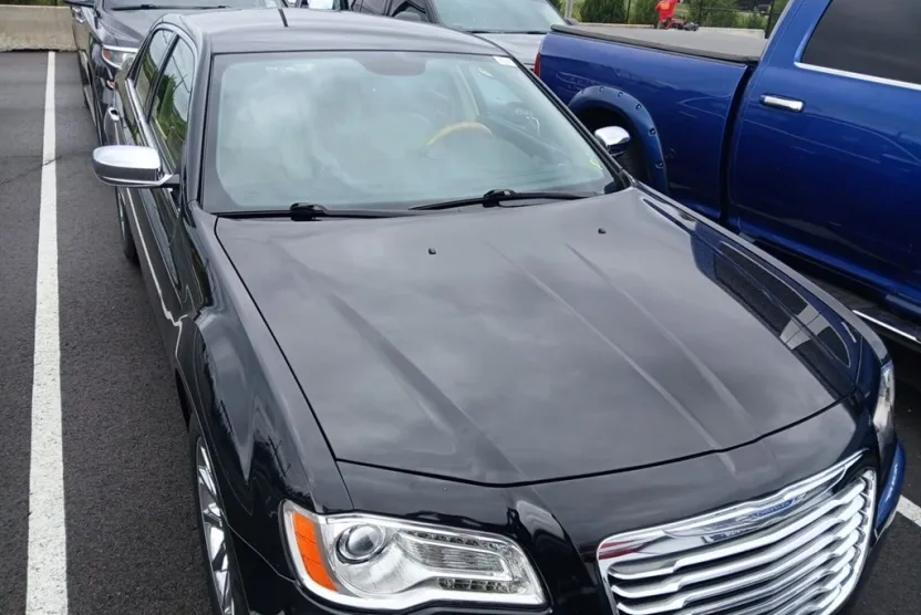 2014 Chrysler 300 C photo 1