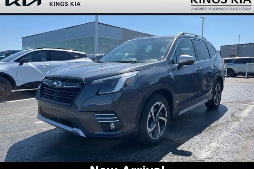 2022 Subaru Forester Touring photo 1
