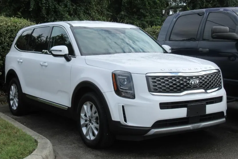 2021 Kia Telluride LX photo 1