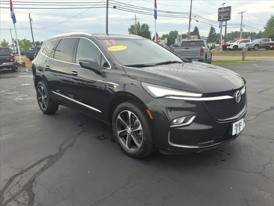 2022 Buick Enclave Essence photo 1