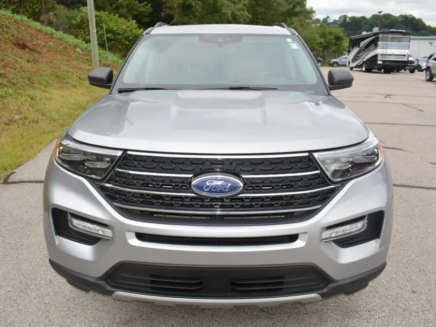 2021 Ford Explorer XLT photo 1