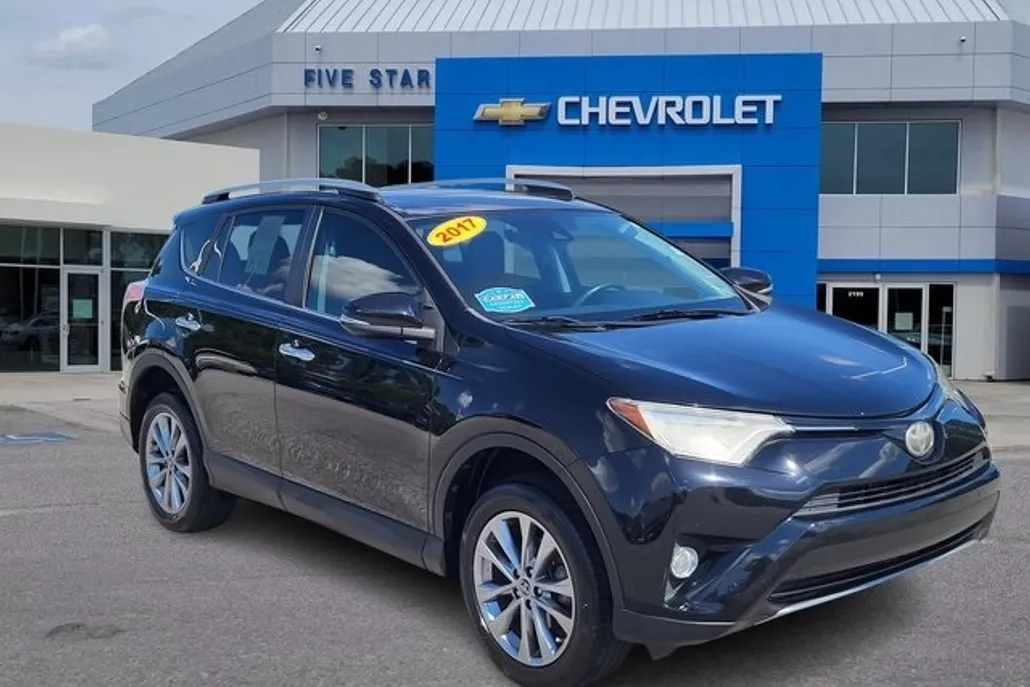 2017 Toyota RAV4 Limited photo 1