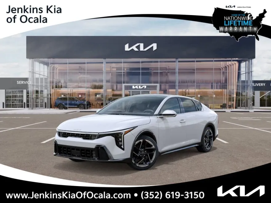 2025 Kia K4 GT-Line photo 1