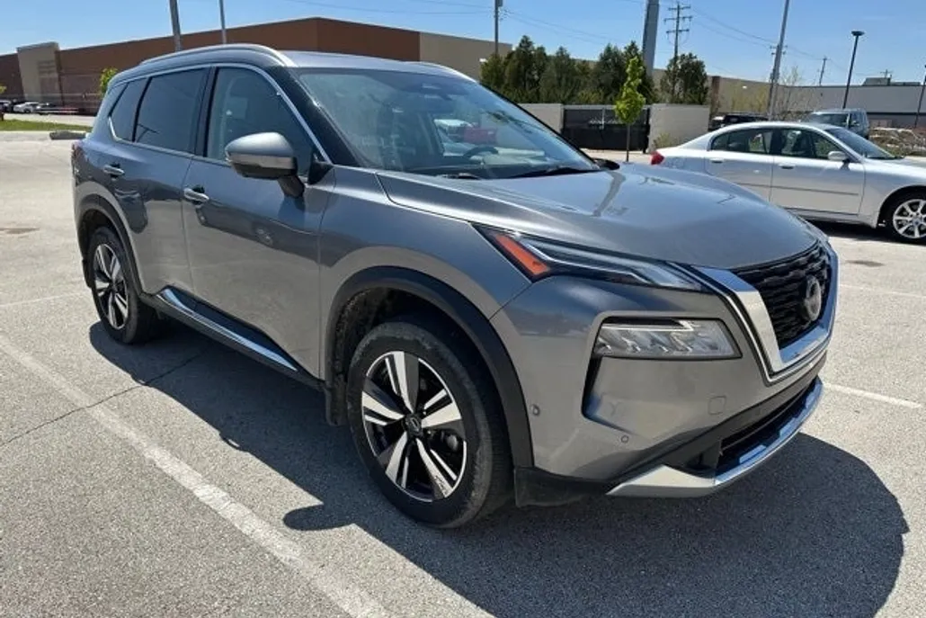 2023 Nissan Rogue Platinum photo 1