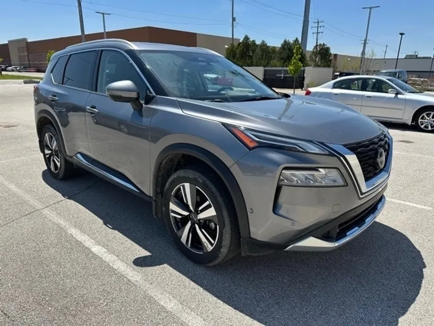 2023 Nissan Rogue Platinum photo 1