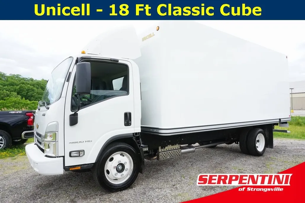 2024 Chevrolet Silverado 4500HD photo 1
