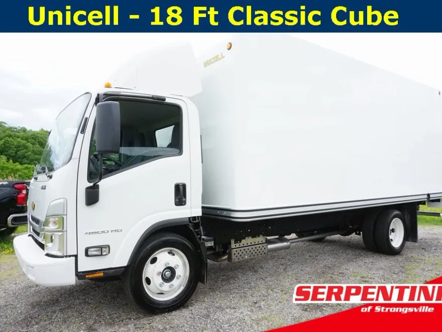 2024 Chevrolet Silverado 4500HD photo 1