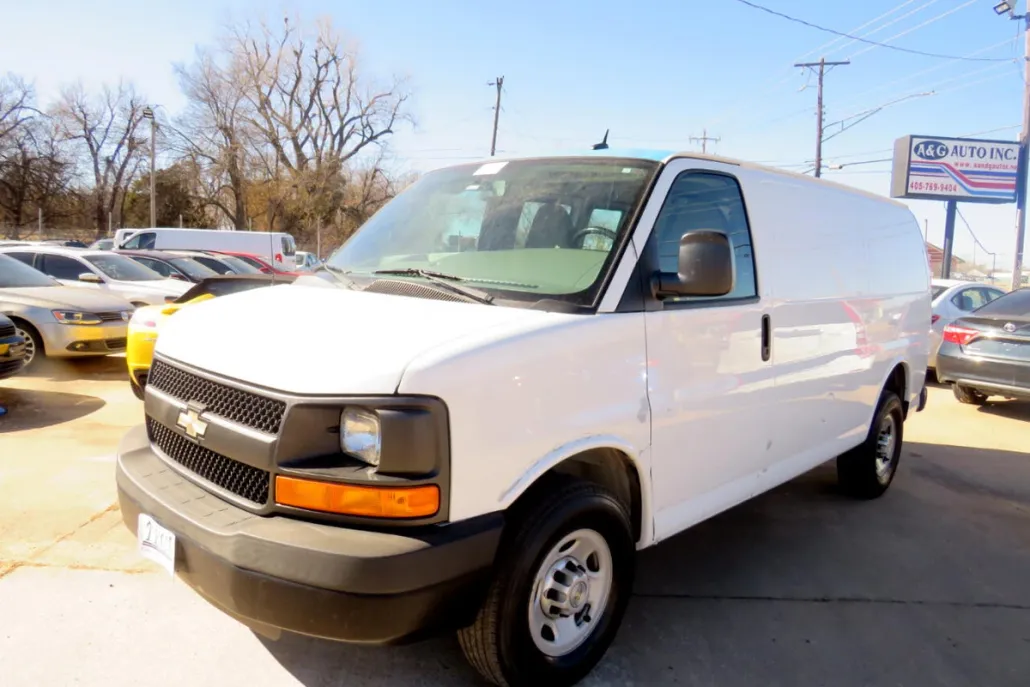 2013 Chevrolet Express 2500 Cargo photo 1
