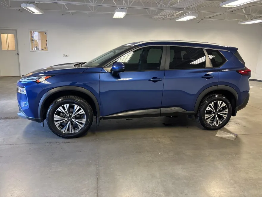 2022 Nissan Rogue SV photo 1