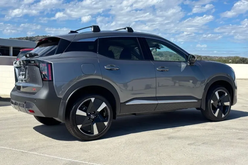 2026 Nissan Kicks SR photo 1