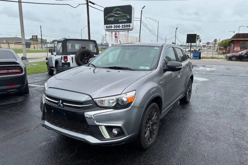 2019 Mitsubishi Outlander Sport LE photo 1