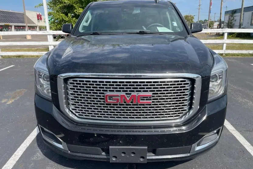 2017 Gmc Yukon XL Denali photo 1