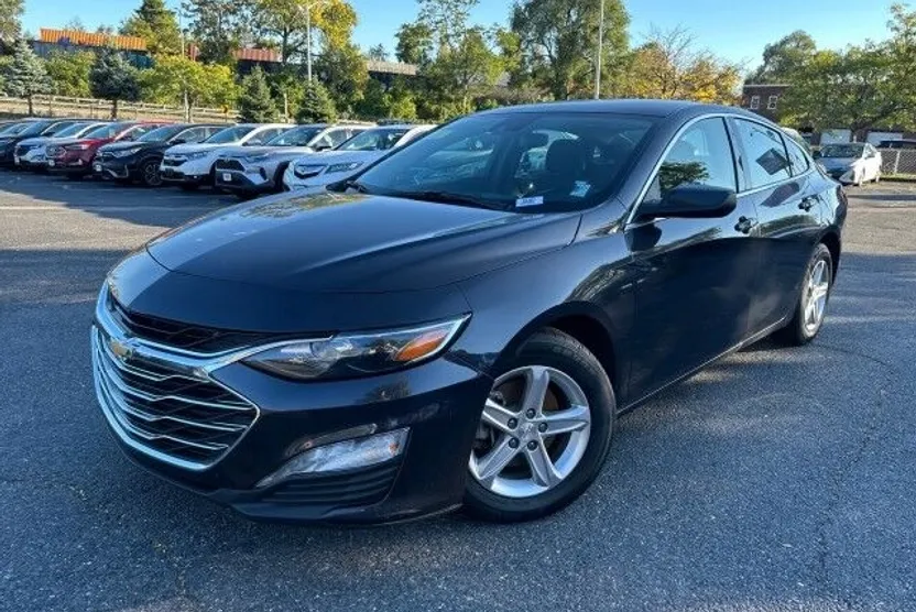 2023 Chevrolet Malibu 1LT photo 1
