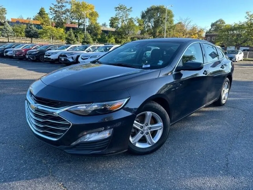 2023 Chevrolet Malibu 1LT photo 1