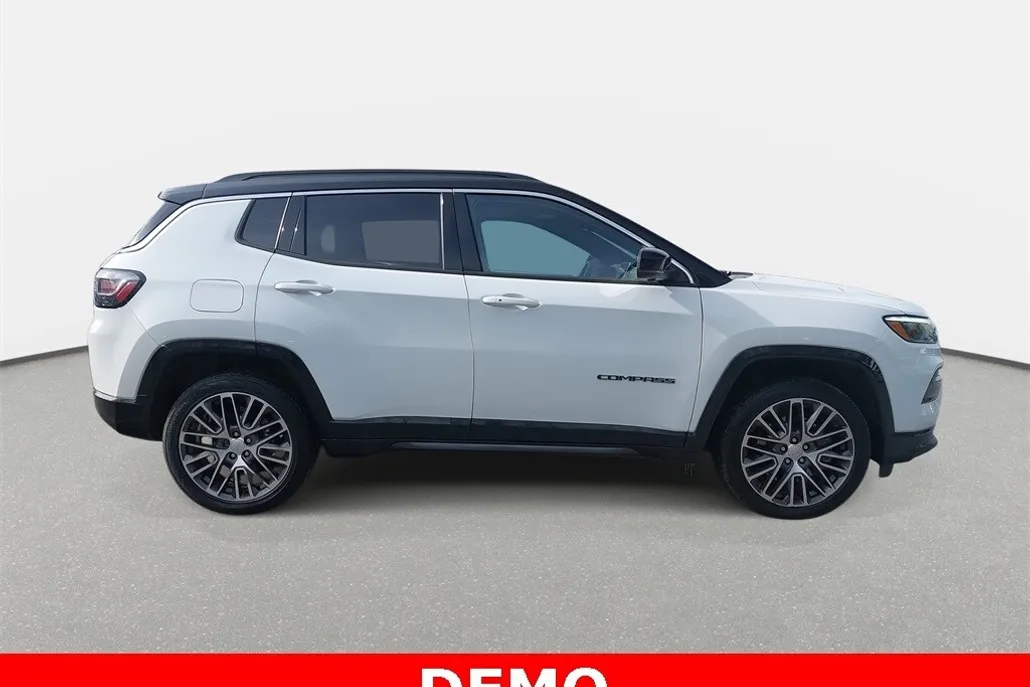 2024 Jeep Compass Limited photo 1