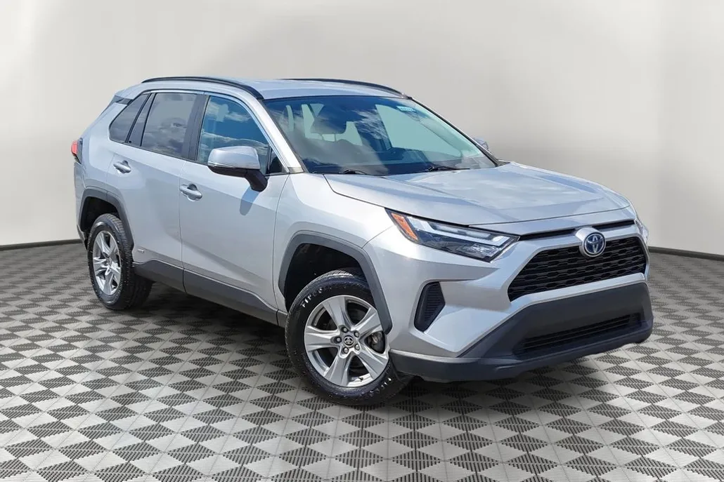 2022 Toyota RAV4 Hybrid XLE photo 1