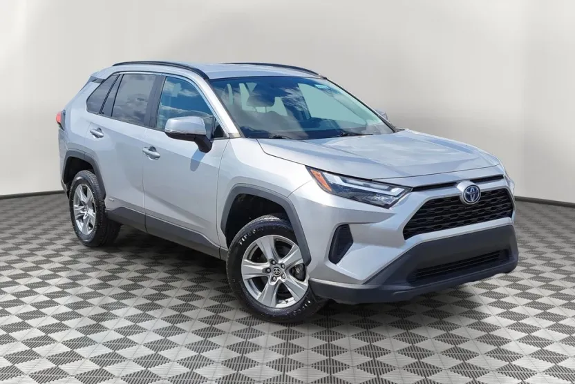 2022 Toyota RAV4 Hybrid XLE photo 1