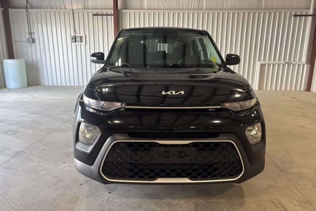 2022 Kia Soul LX photo 1
