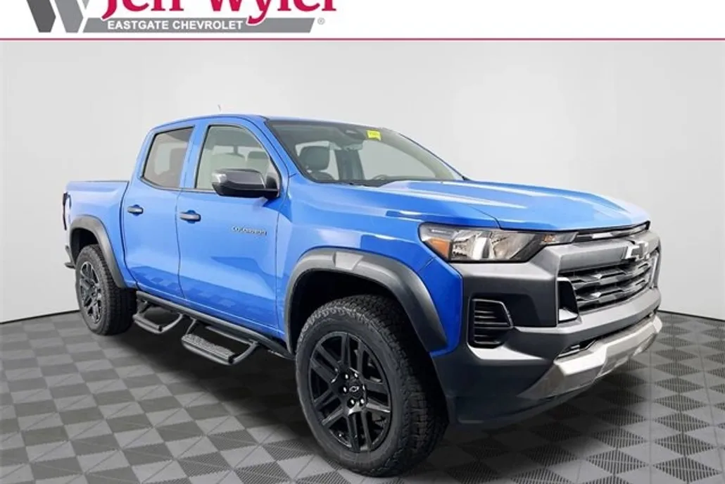2025 Chevrolet Colorado Trail Boss photo 1