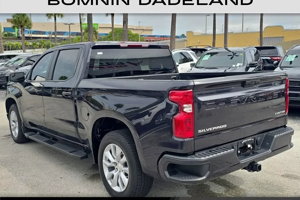 2023 Chevrolet Silverado 1500 Custom photo 1