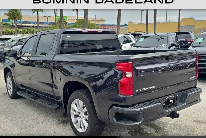 2023 Chevrolet Silverado 1500 Custom photo 1