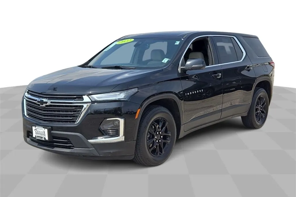 2022 Chevrolet Traverse LS photo 1