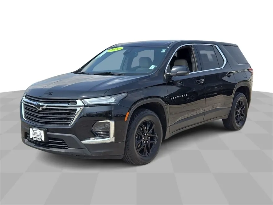 2022 Chevrolet Traverse LS photo 1