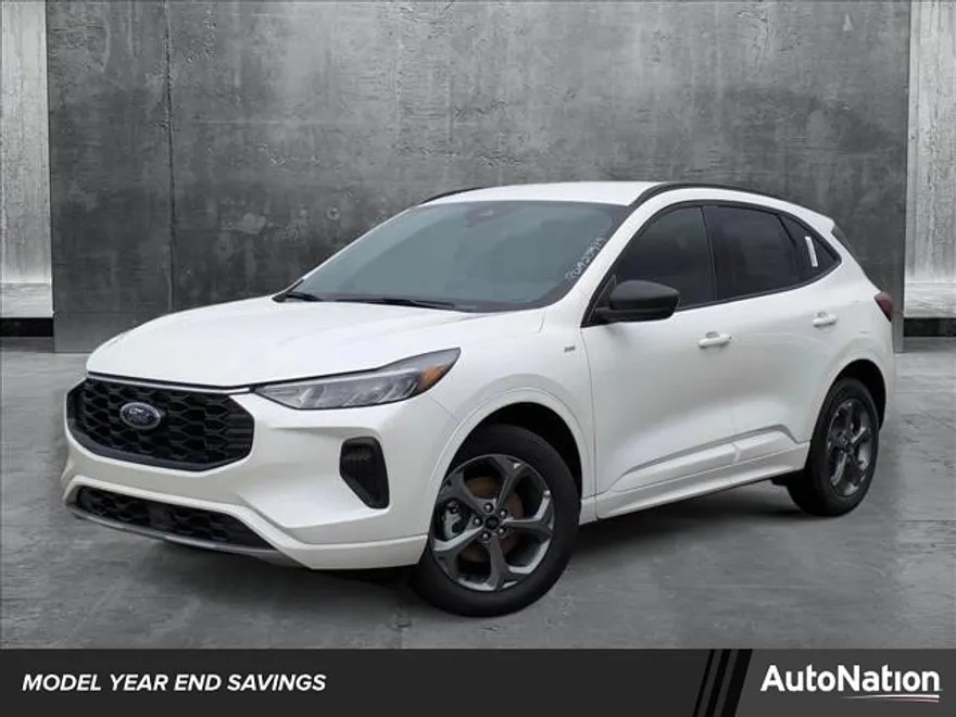 2024 Ford Escape ST-Line photo 1