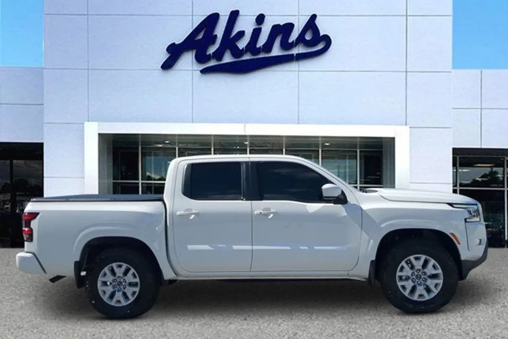 2023 Nissan Frontier SV photo 1