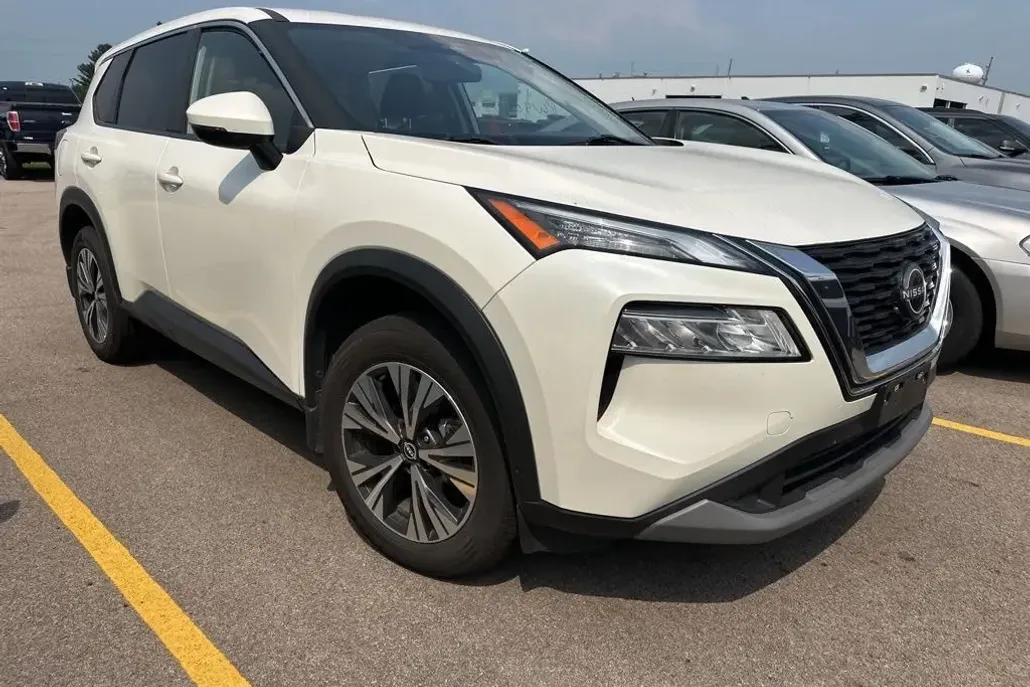 2023 Nissan Rogue SV photo 1