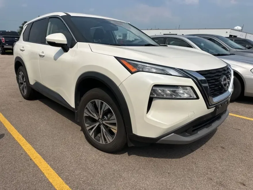 2023 Nissan Rogue SV photo 1