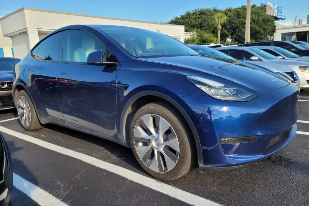 2022 Tesla Model Y Long Range photo 1