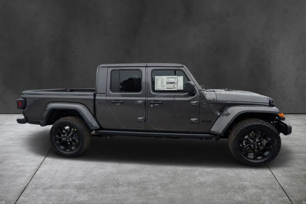 2025 Jeep Gladiator Sport photo 1