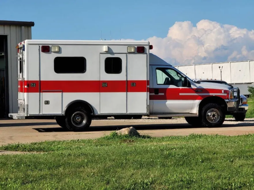 2001 Ford F-350 XLT photo 1