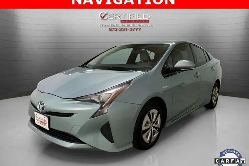 2016 Toyota Prius Four photo 1