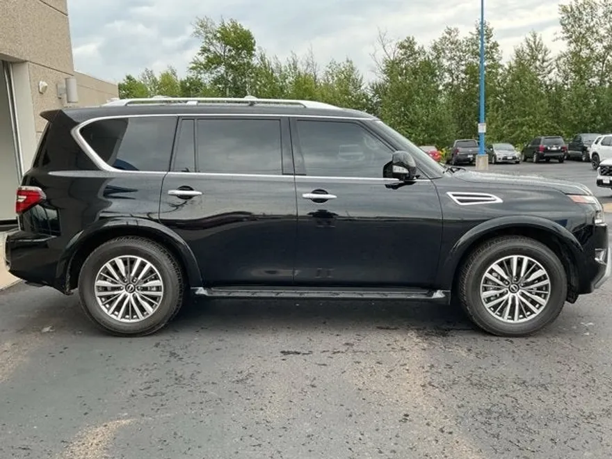 2024 Nissan Armada SL photo 1