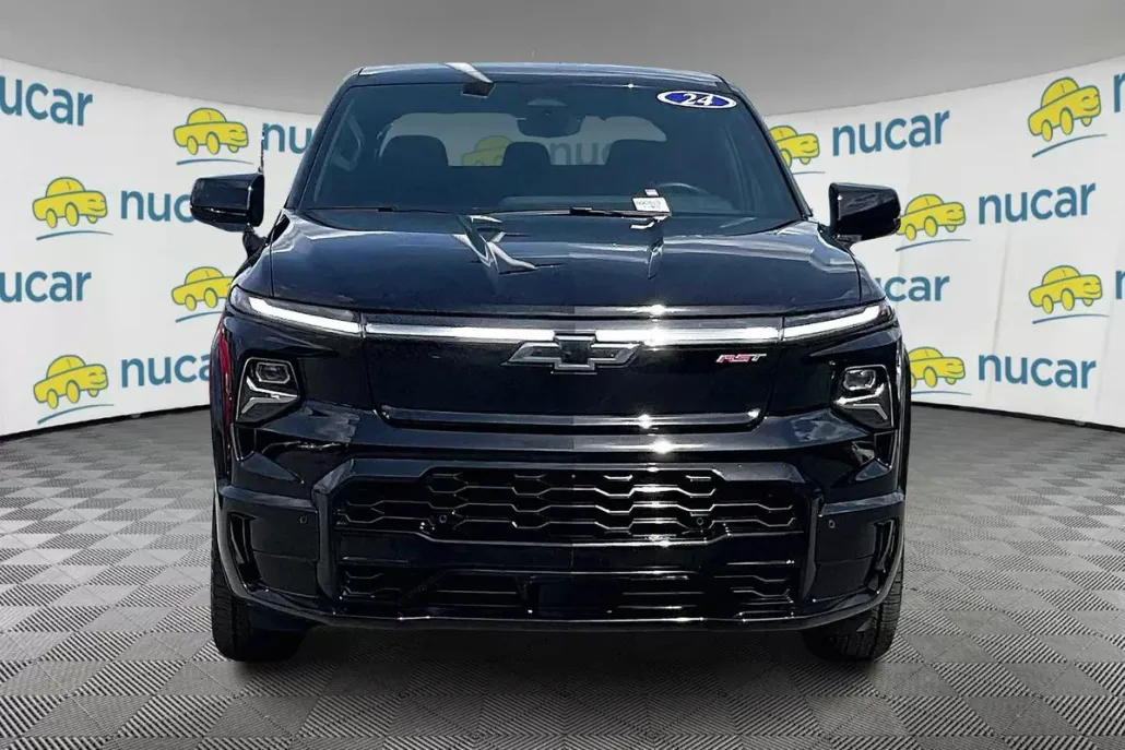 2024 Chevrolet Silverado EV RST photo 1