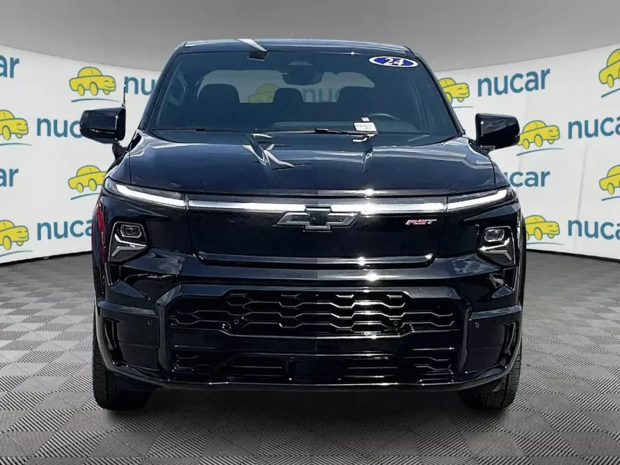 2024 Chevrolet Silverado EV RST photo 1