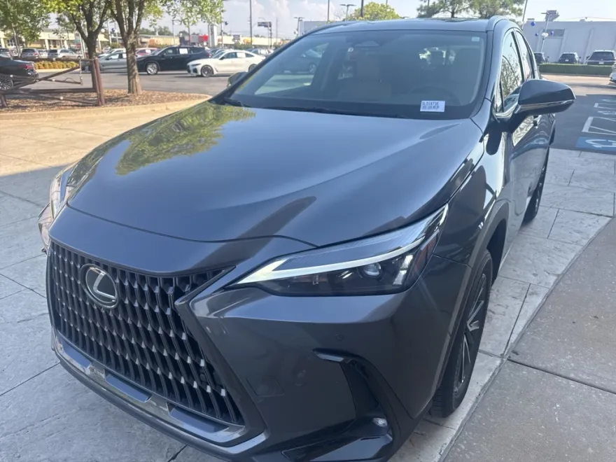 2025 Lexus NX 250 Premium photo 1
