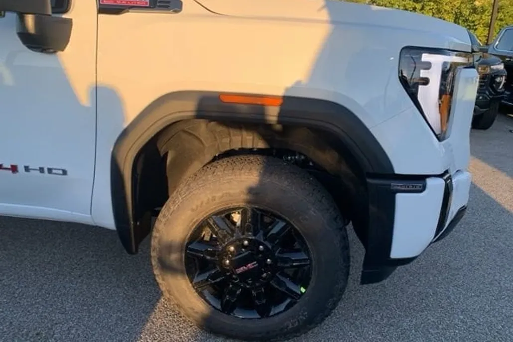 2026 Gmc Sierra 2500 HD AT4 photo 1