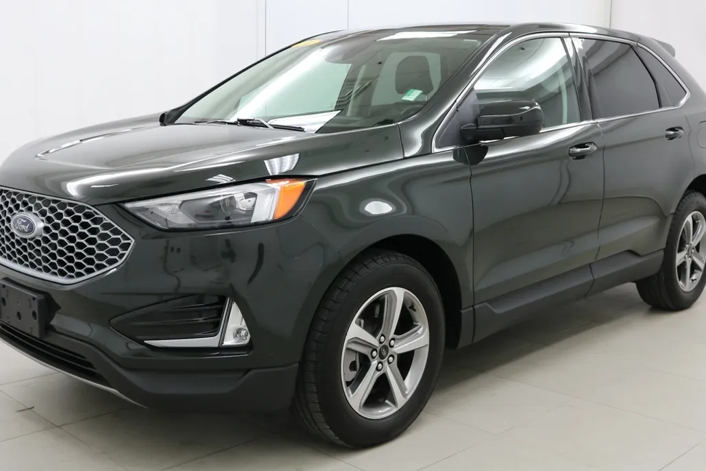 2024 Ford Edge SEL photo 1