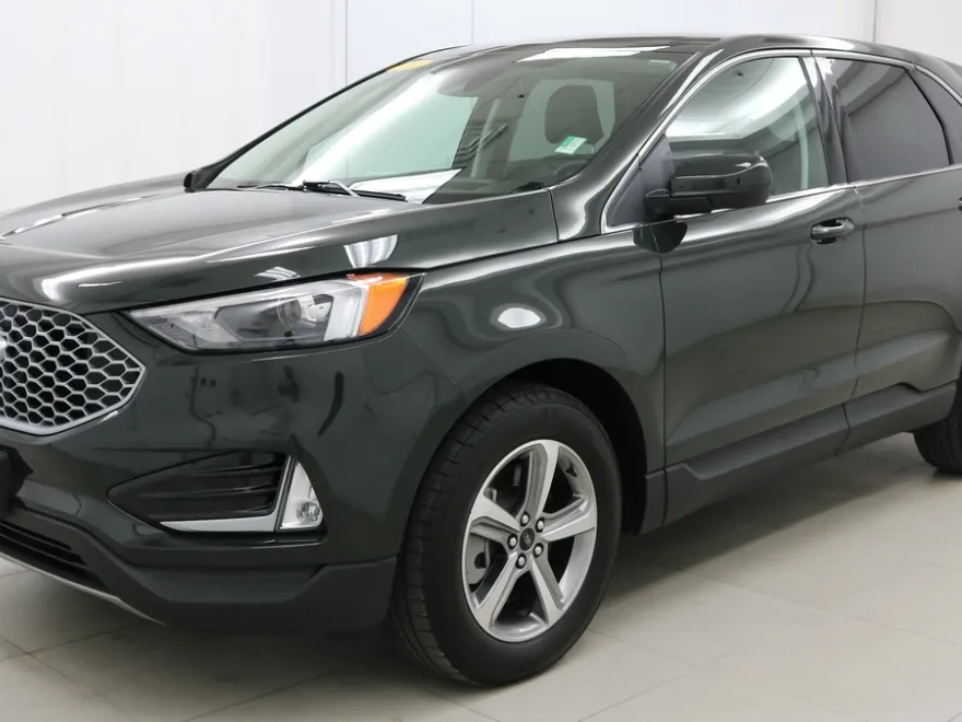 2024 Ford Edge SEL photo 1