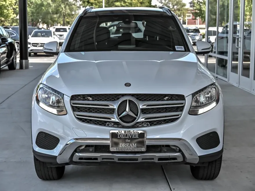 2017 Mercedes Benz GLC 300 4MATIC photo 1