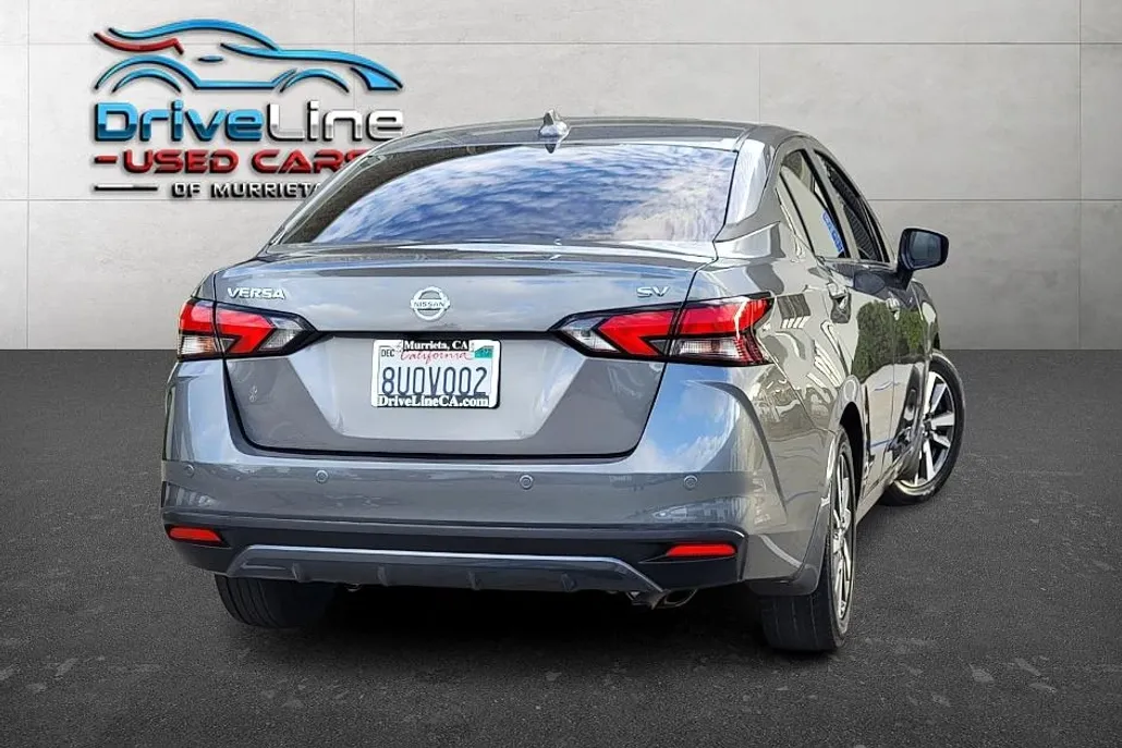 2020 Nissan Versa SV photo 1