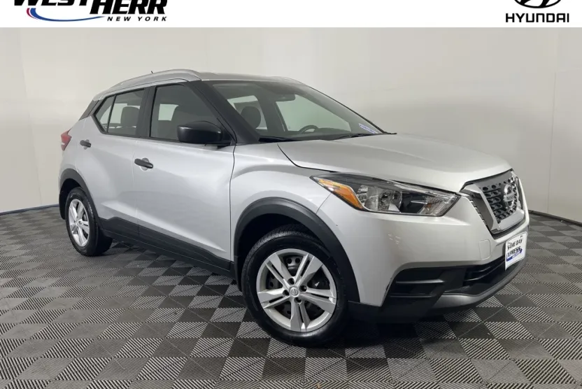 2018 Nissan Kicks S photo 1