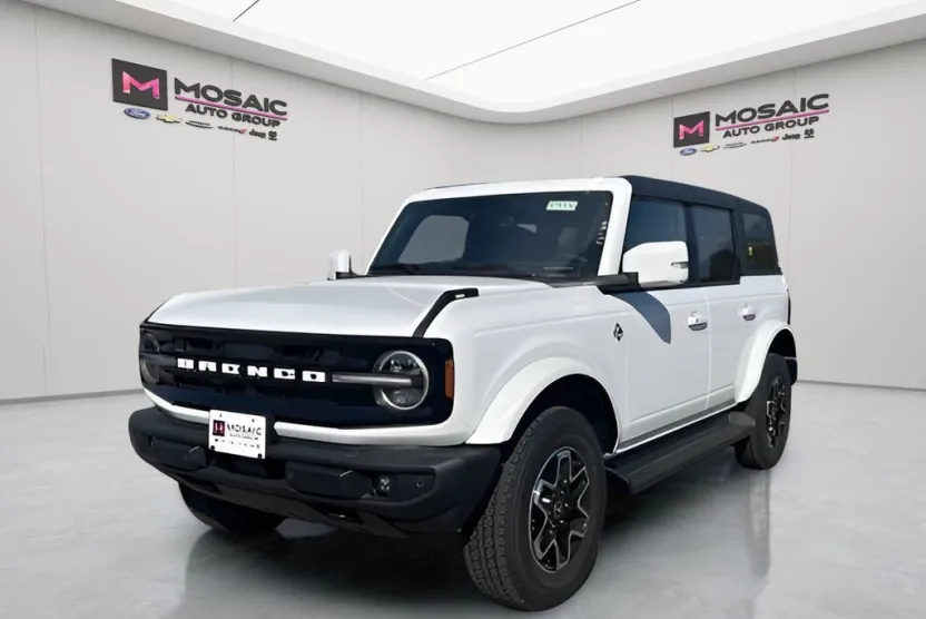2025 Ford Bronco Outer Banks photo 1