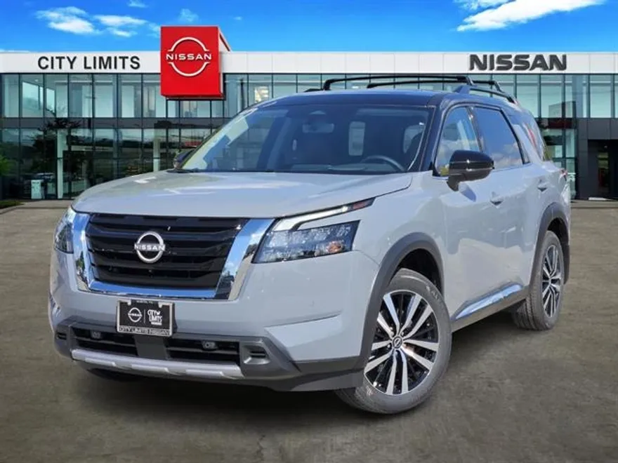 2025 Nissan Pathfinder Platinum photo 1