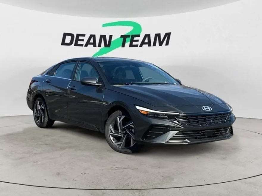 2025 Hyundai Elantra SEL Convenience photo 1