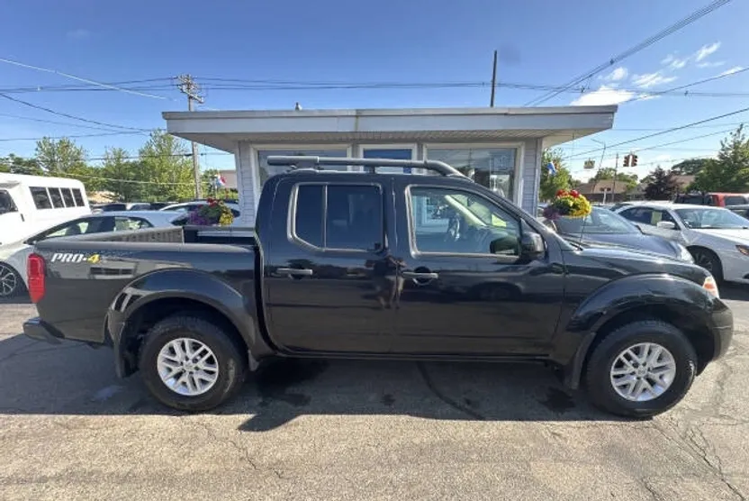 2019 Nissan Frontier PRO-4X Crew Cab photo 1