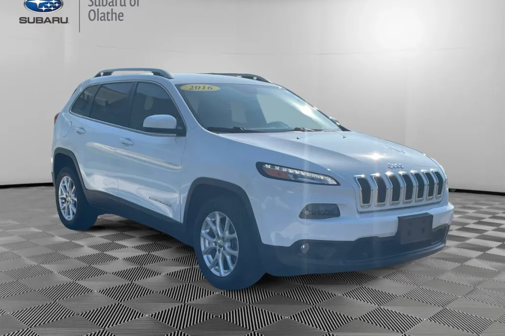 2016 Jeep Cherokee Latitude photo 1